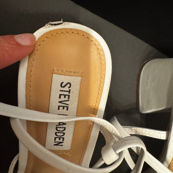 Block Heels by Steve Madden. 6M. White. Pre-Loved - Picture 5 of 10